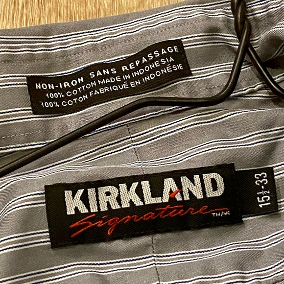 Office Siren Grey Button Up Top, great condition. - Picture 8 of 9